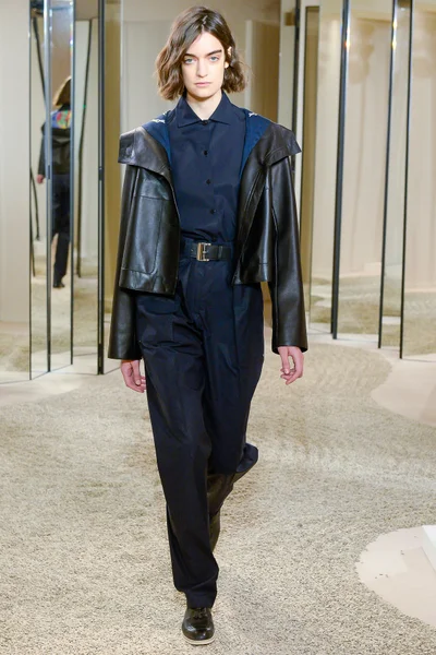 Look 19